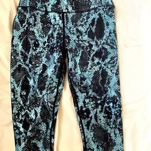 Carbon38 leggings in turquoise/black